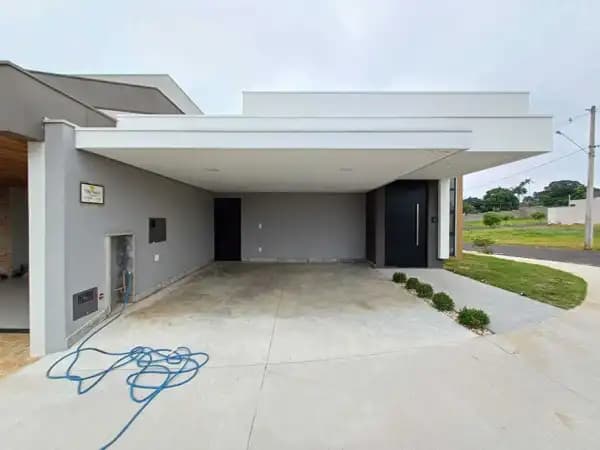 Casa para alugar no bairro Residencial Villa Flora Aquarius em Marília/SP