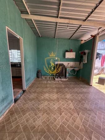 CASA À VENDA NO JARDIM SANTO ANTONIETA – AMPLO ESPAÇO, EDÍCULA E EXCELENTE LOCALIZAÇÃO EM MARÍLIA/SP