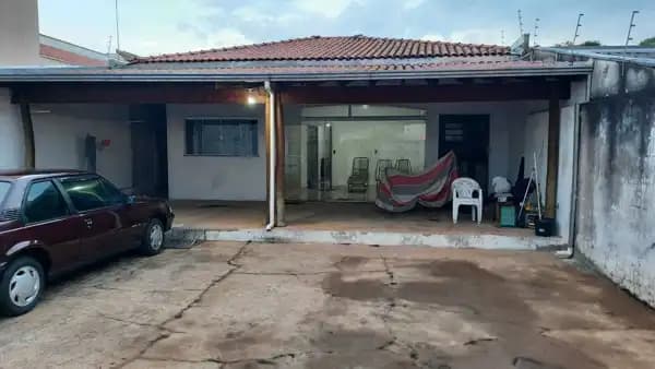 Casa à venda no bairro Palmital em Marília/SP