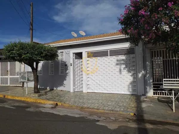 Casa à venda no bairro Núcleo Habitacional Alcides Matiuzzi em Marília/SP