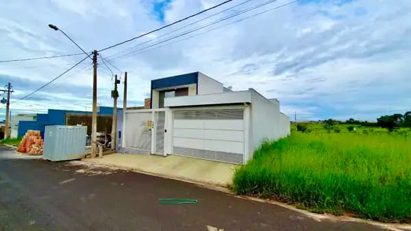 Casa à venda no bairro Sergio Roim Padre Nobrega em Marília/SP