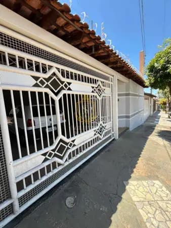 Casa à venda no bairro Palmital em Marília/SP