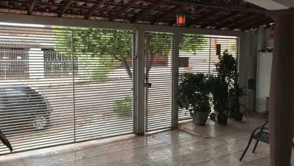 Casa à venda no bairro Jardim Califórnia em Marília/SP