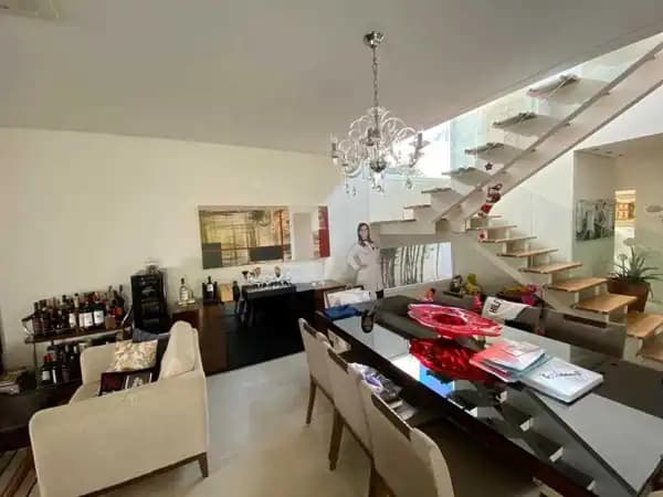 Casa à venda no bairro Jardim Alvorada em Marília/SP
