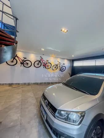 CASA IMPONENTE À VENDA — ZONA NORTE | BAIRRO PLANEJADO E VALORIZADO