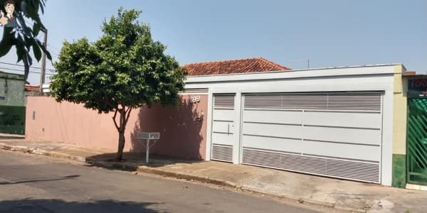 Casa à venda no bairro Alto Cafezal em Marília/SP