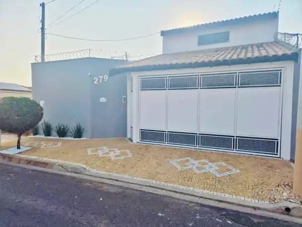 Casa à venda no bairro Jardim Nazareth em Marília/SP