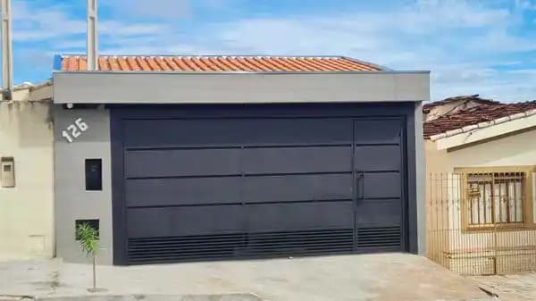Casa à venda no bairro Jardim Universitário em Marília/SP