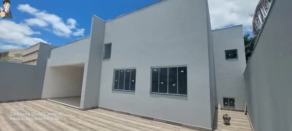 Casa à venda no bairro Jardim Aquárius em Marília/SP