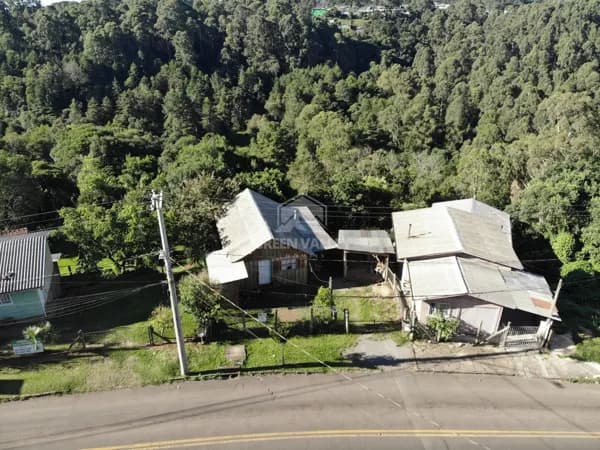 Terreno grande com potencial comercial