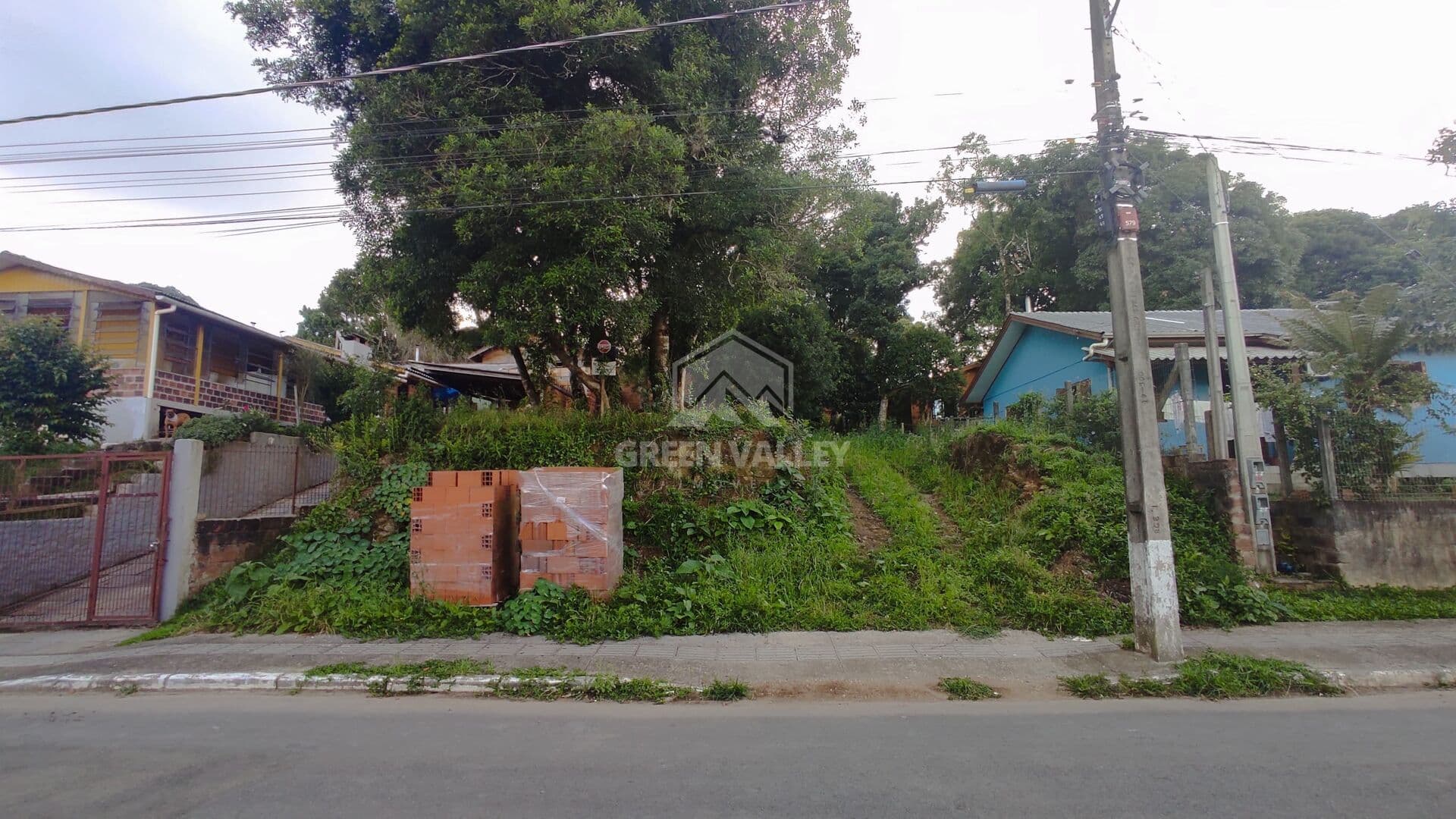 Terreno em bairro residencial