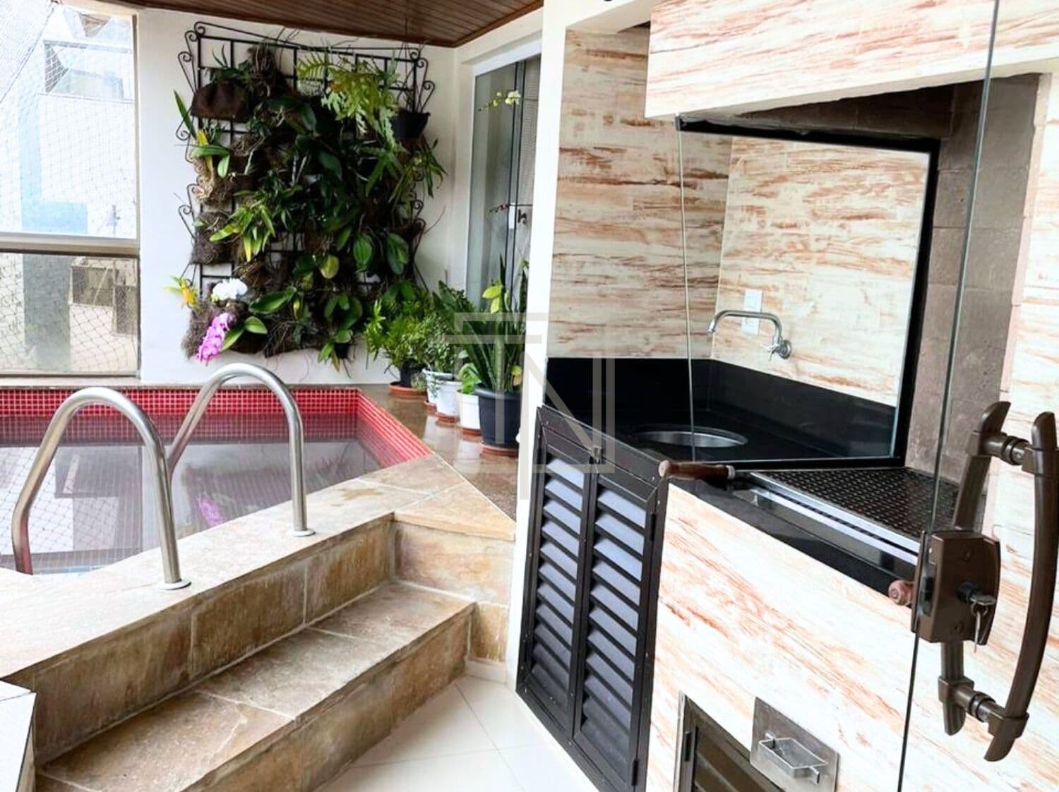 Alto Padrão em Pitangueiras – 3 Suítes, 145m² e Piscina Privativa