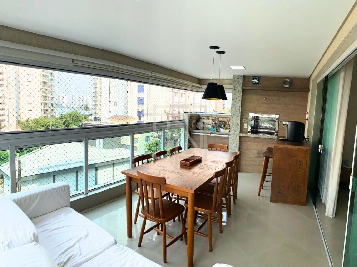 Apartamento de 144m² Mobiliado com Vista para o Mar em Pitangueiras