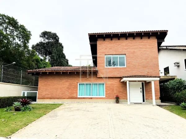 Casa em Condomínio de Luxo na Praia da Enseada – Guarujá/SP
