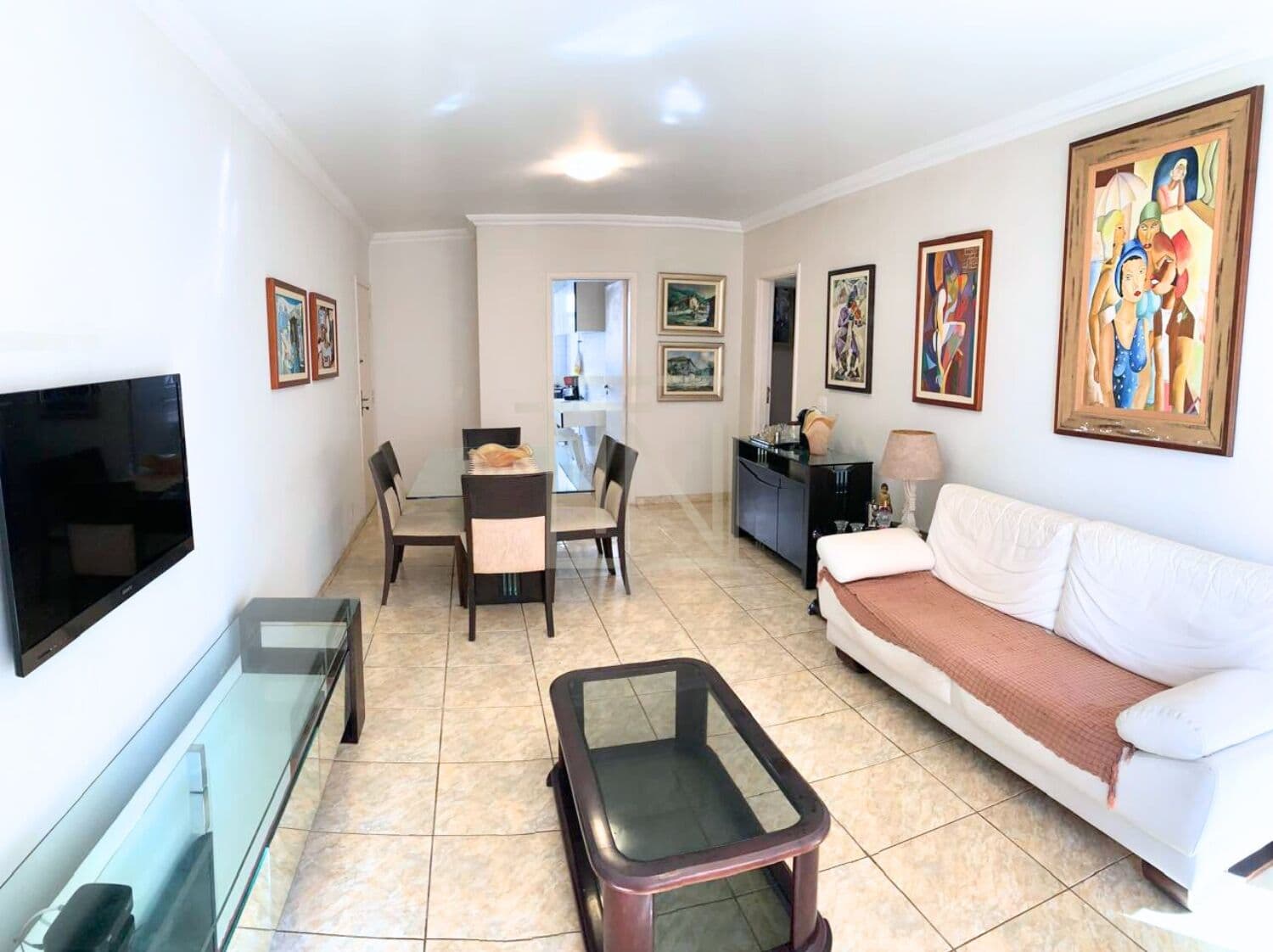 Apartamento 4 Dormitórios em Pitangueiras – 140m², 4 dormitórios - 1 Suíte, Varanda Integrada e Próximo à Praia