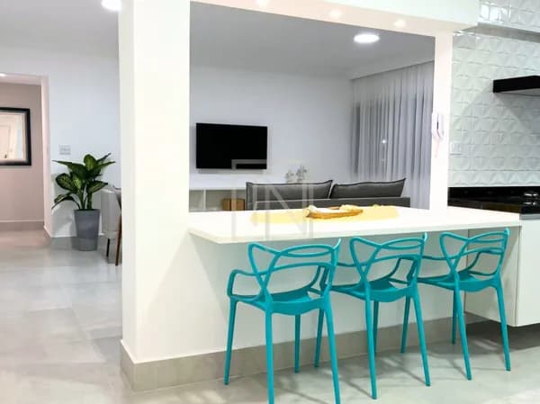 Apartamento Reformado a 100m da praia – 3 Dormitórios, 104m² e 1 Vaga