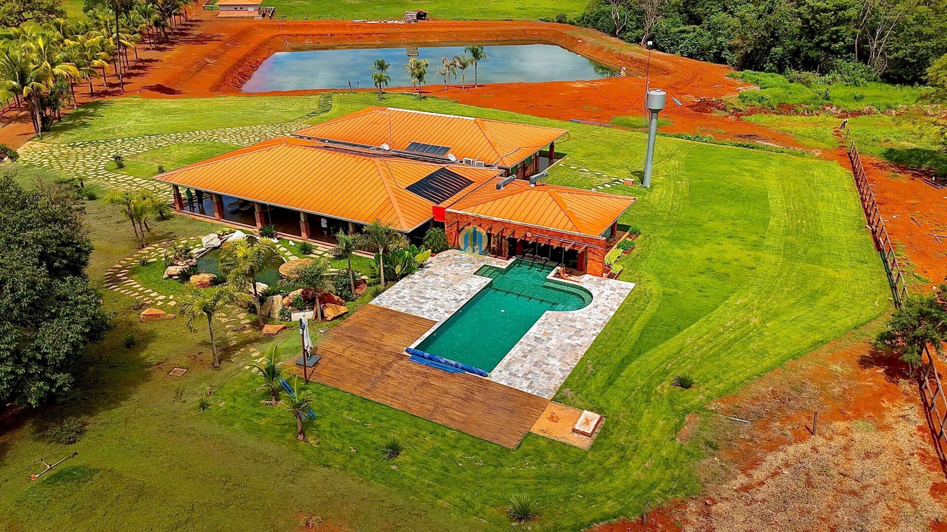Belíssima Fazenda à Venda