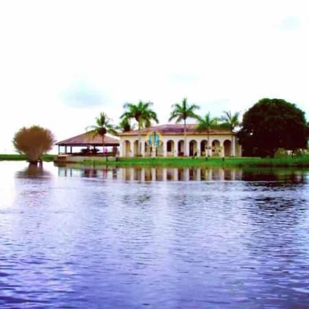 Fazenda/Sítios/Chácaras em Poconé - Zona Rural