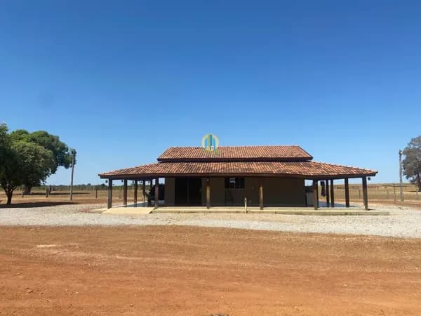 Fazenda/Sítios/Chácaras em Almas - Centro