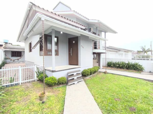 Casa à venda no bairro Coloninha em Araranguá/SC