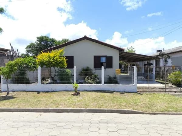 Casa à Venda – Simplicidade, Funcionalidade e Espaço