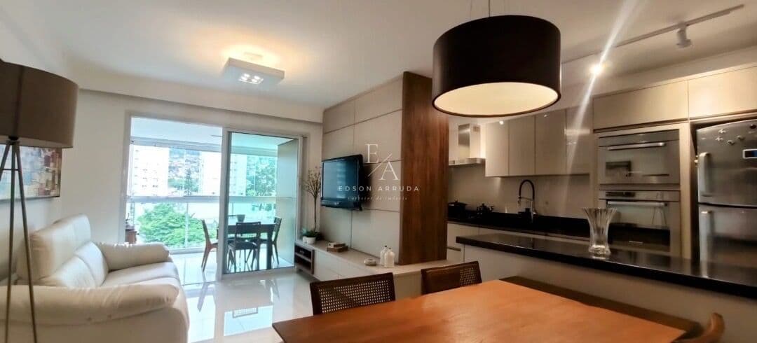 Apartamento Mobiliado com 2 Dormitórios e Vista para o Mar