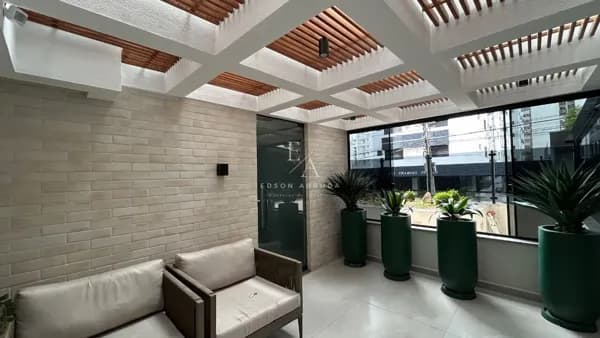 Apartamento com 3 Dormitórios (2 Suítes) e 3 Vagas no Centro de Florianópolis