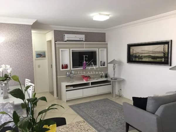 Apartamento no Estreito 2 Dormitórios (1 Suíte) - Próximo ao Centro e Beira-Mar Continental