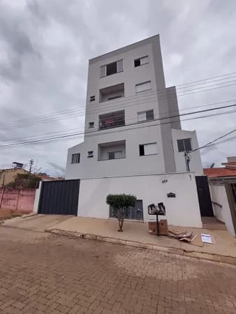 Apartamento para Alugar no Nossa Senhora das Graças em Patos de Minas com 2 Quartos, Suíte e Sacada