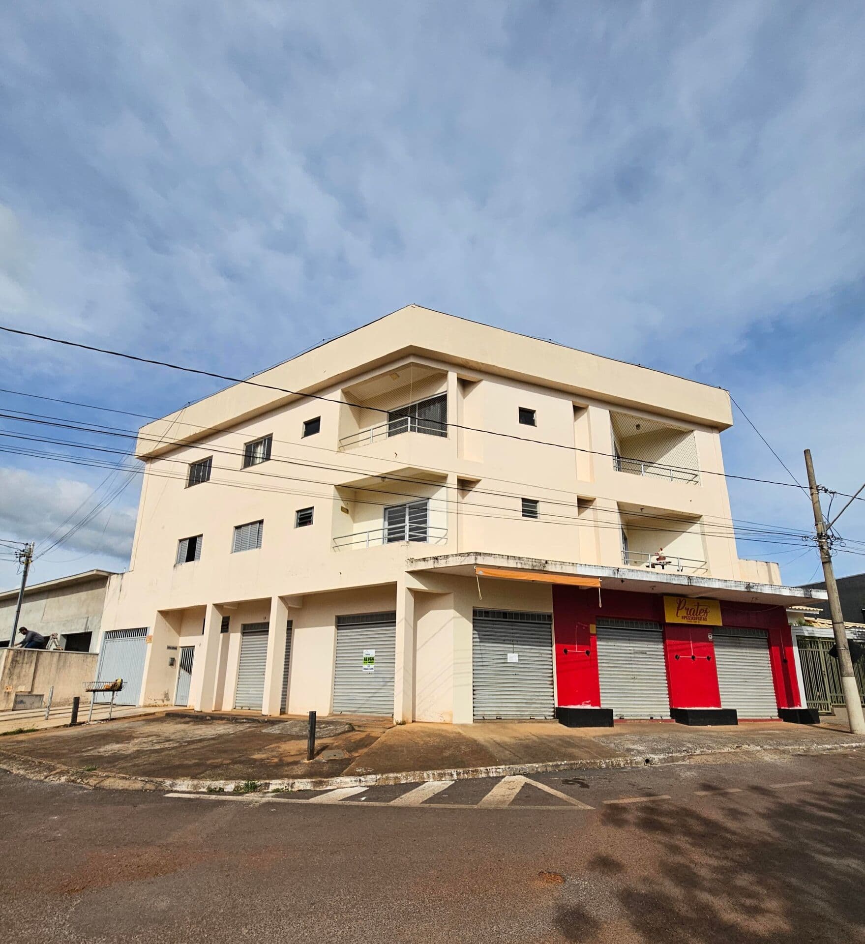Apartamento para Alugar no Jardim Califórnia em Patos de Minas com 3 Quartos e 1 Vaga