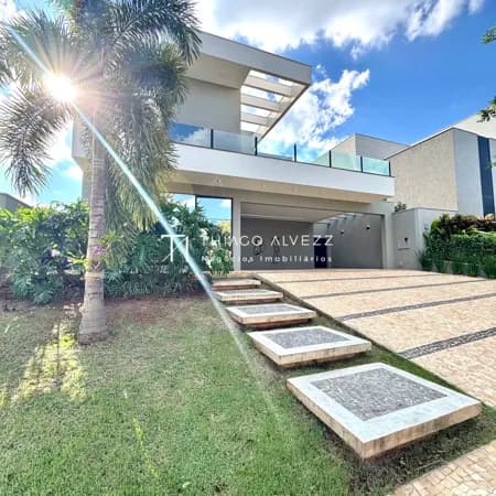 Sobrado porteira fechada no Reserva Santa Luisa