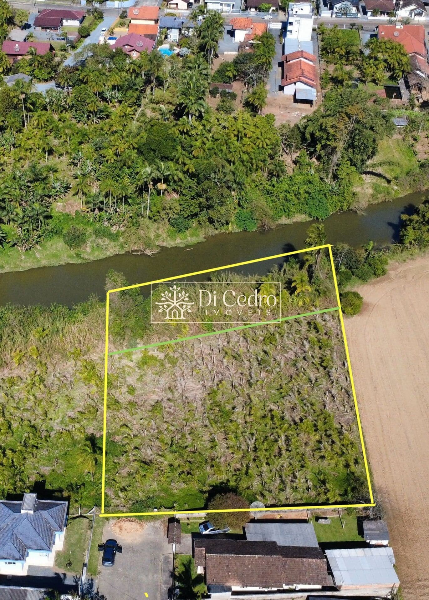 Terreno com 2.400 m² a venda no centro de Rio dos Cedros
