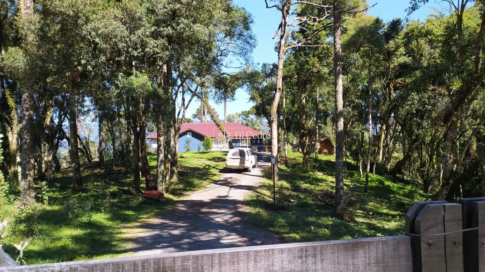 Casa semi mobiliada a venda em Urubici em área de 2,5 hectares !