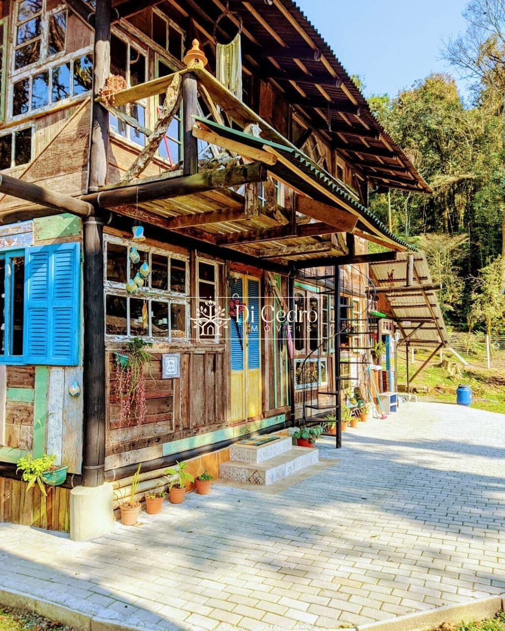 Refúgio em Meio à Natureza com Grande Potencial de Investimento