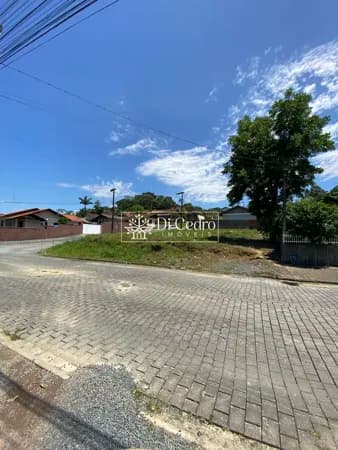 Terreno de esquina no bairro Quintino em Timbó