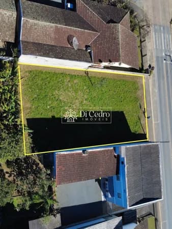 Terreno com 486 m² no centro de Rio dos Cedros