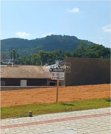 Terreno com 300 m² | Ótimo Preço e Localização