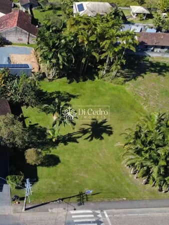 Terreno plano de 1.292 m2 em Rio dos Cedros