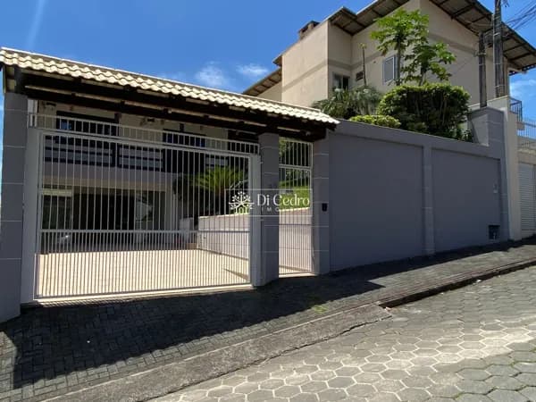 ✨Casa alto padrão em Blumenau - Sofisticação, espaço e exclusividade em um só lugar