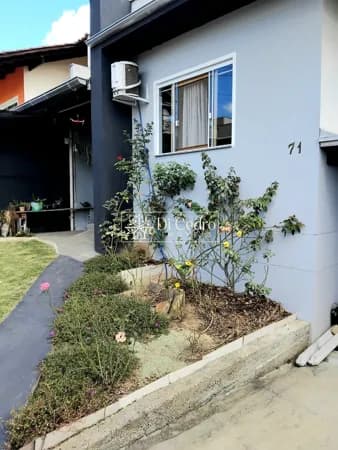 🏡 CASA GEMINADA COM SUÍTE E TERRENO AMPLO – IMPERDÍVEL 🏡