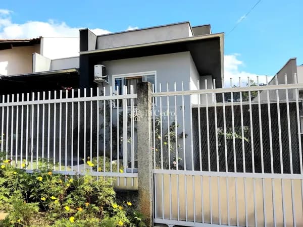 🏡 CASA GEMINADA COM SUÍTE E TERRENO AMPLO – IMPERDÍVEL 🏡