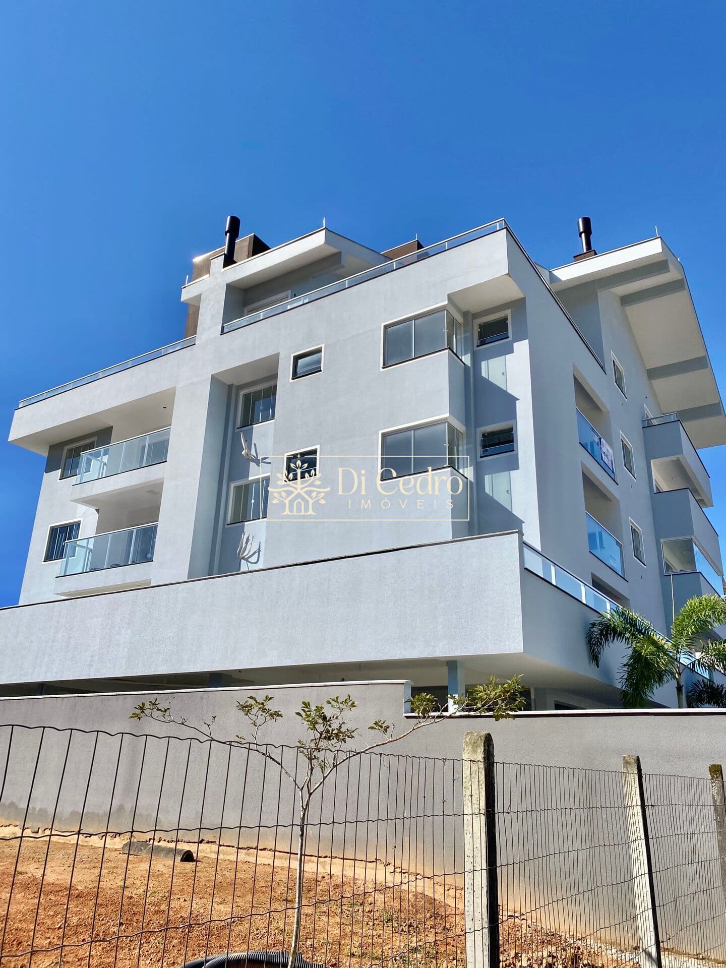 Apartamento Cobertura com 2 vagas e 2 quartos no centro de Pomerode