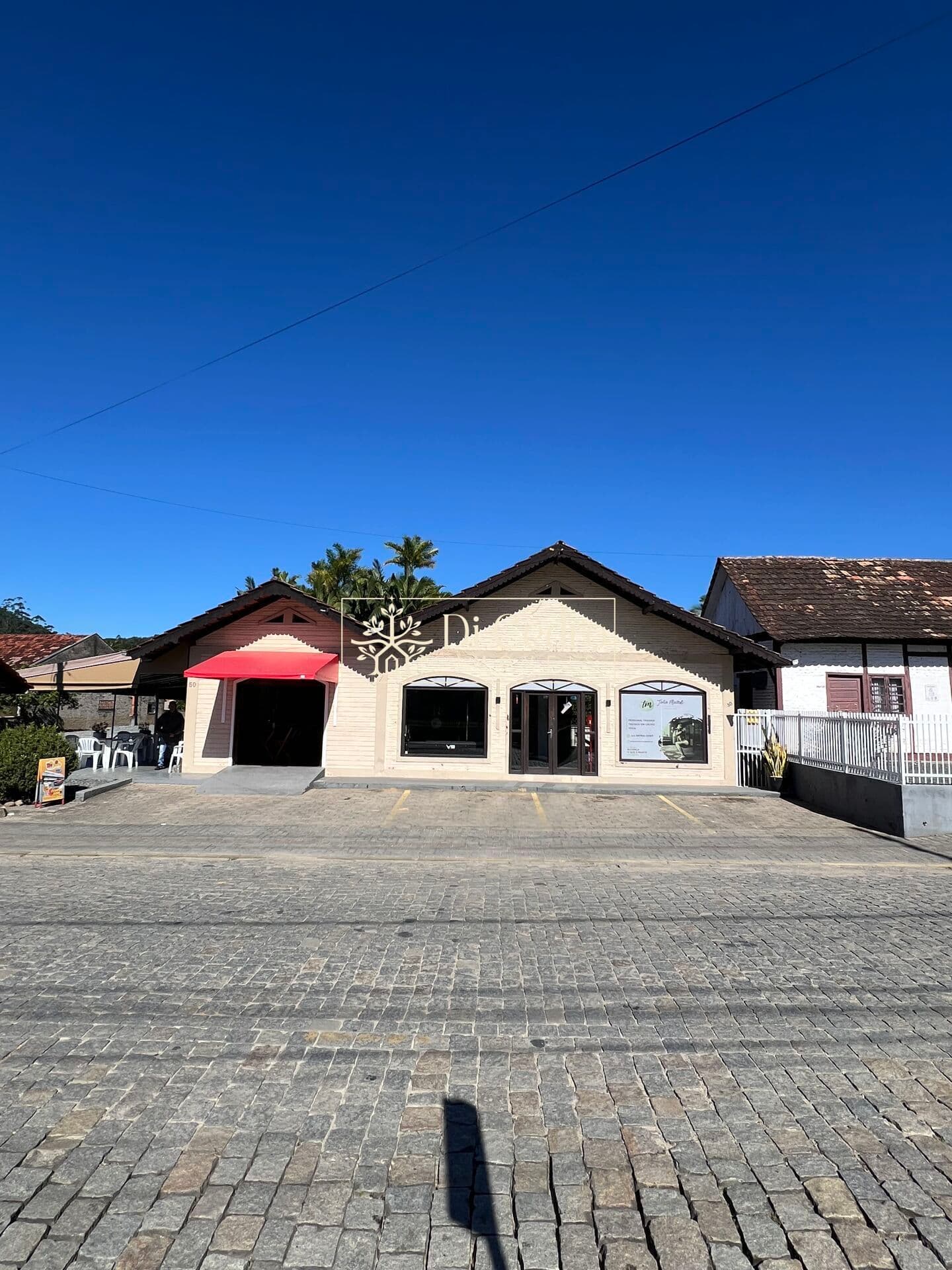 Salas comerciais em área de 516 m2 na cidade de Rio dos Cedros