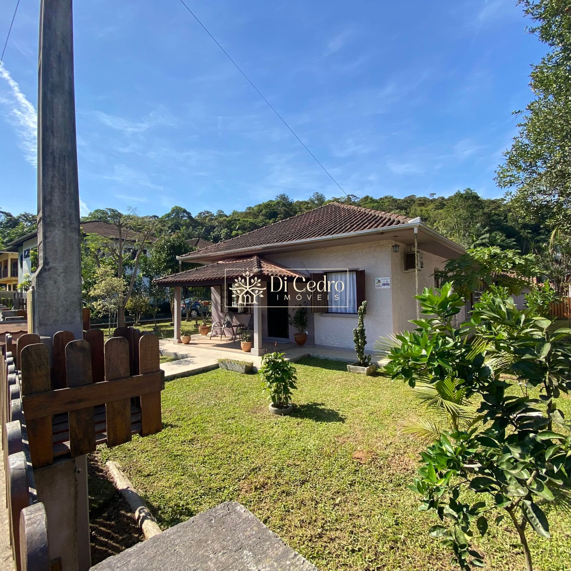 Casa a venda na Rota enxaimel com 3 dormitórios, 2 suítes
