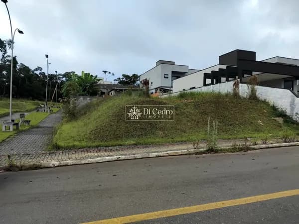 🌿 Seu novo começo começa aqui – terreno em Timbó!