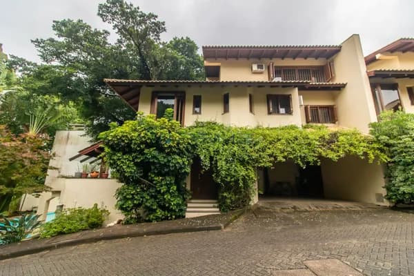 Casa de Condomínio em Porto Alegre - Boa Vista