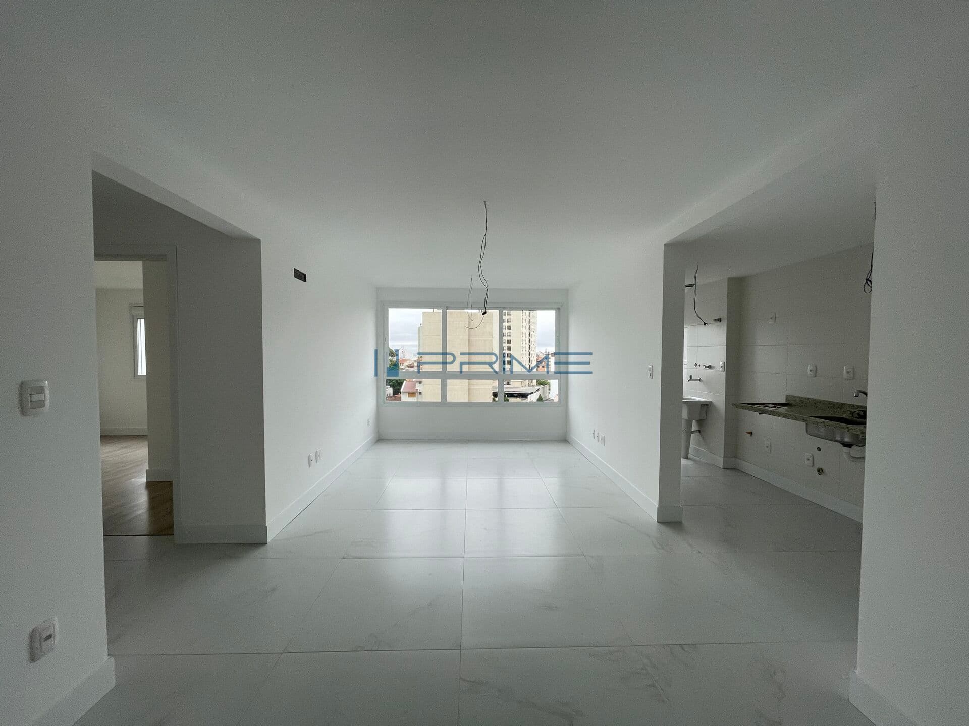 Apartamento 2 dormitórios à venda no bairro Passo da Areia - Porto Alegre/RS, Zona Norte