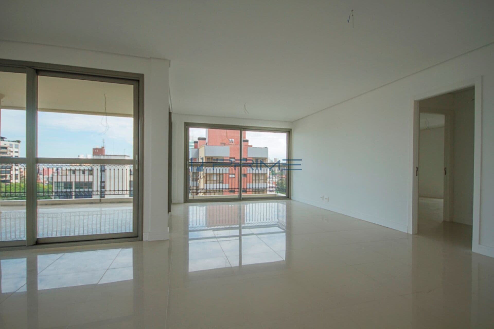 Apartamento 2 dormitórios com suíte à venda no bairro Três Figueiras - Porto Alegre/RS, Zona Norte