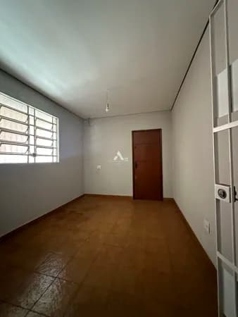 Casa Comercial à venda - esquina com Av Meira Junior em Ribeirão Preto/SP