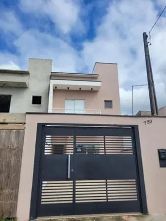 Sobrado à venda no bairro Vila Cintra em Mogi das Cruzes/SP